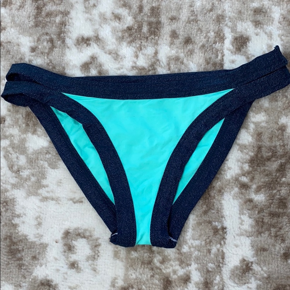 Two piece bikini - Picture 4 of 5